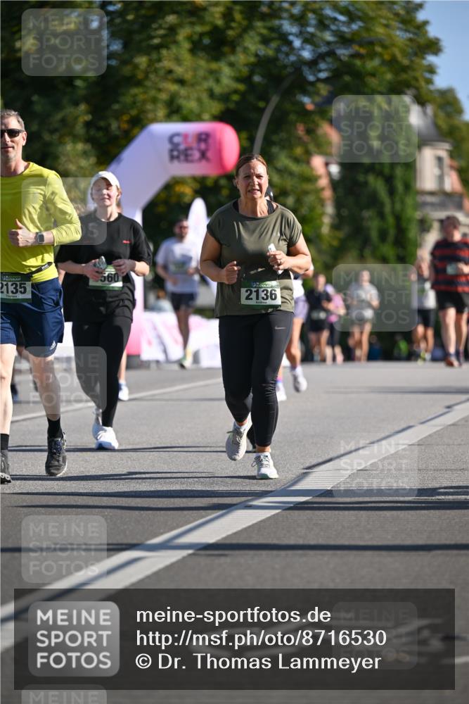 07.09.2025 - BARMER Alsterlauf Dr. Thomas Lammeyer http://msf.ph/oto/8716530 07.09.2025 09:55:28 Laufen 2135, 560, 2136 meine-sportfotos.de