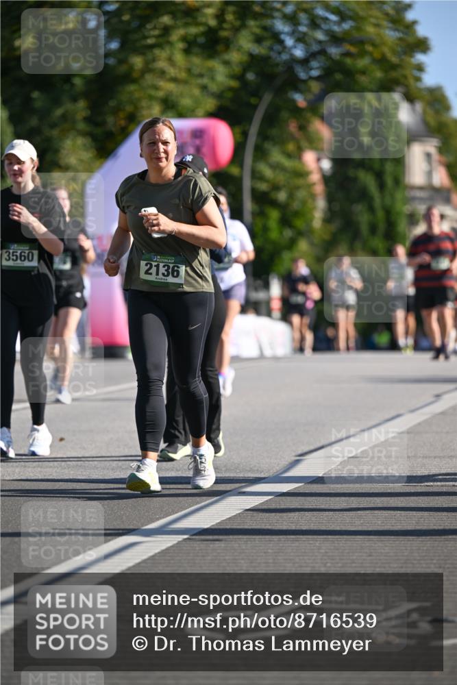 07.09.2025 - BARMER Alsterlauf Dr. Thomas Lammeyer http://msf.ph/oto/8716539 07.09.2025 09:55:29 Laufen 3560, 2136 meine-sportfotos.de