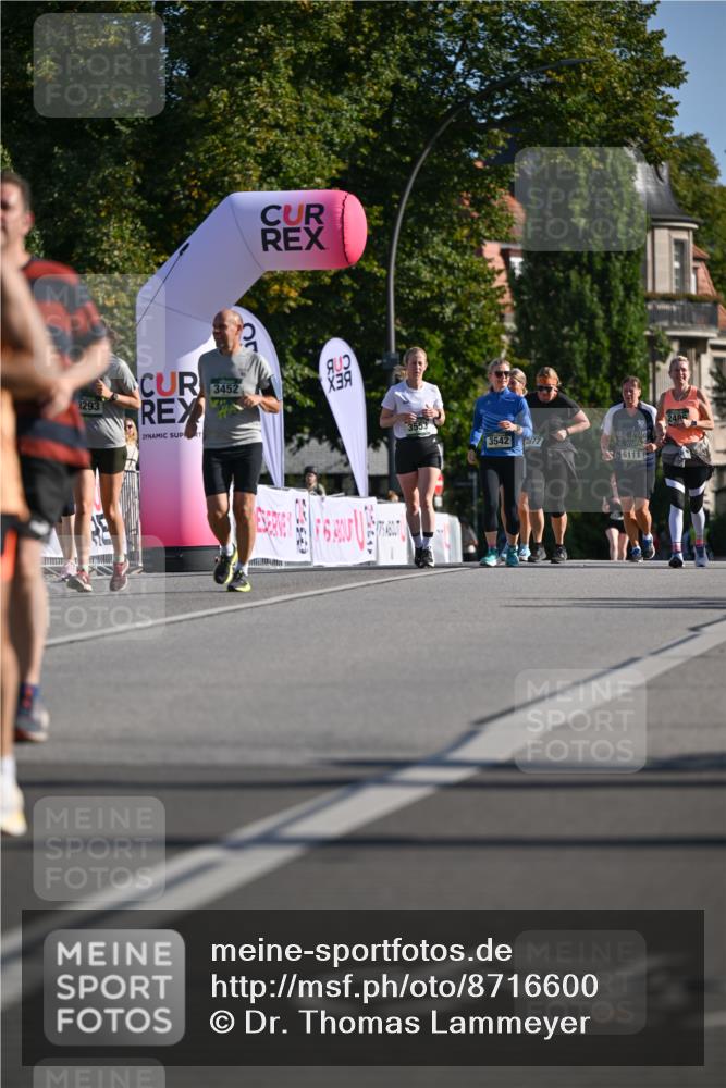 07.09.2025 - BARMER Alsterlauf Dr. Thomas Lammeyer http://msf.ph/oto/8716600 07.09.2025 09:55:39 Laufen 3293, 2486, 3553, 3542, 2877, 6111 meine-sportfotos.de