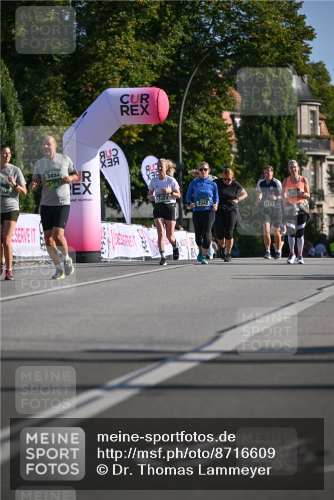 07.09.2025 - BARMER Alsterlauf Dr. Thomas Lammeyer http://msf.ph/oto/8716609 07.09.2025 09:55:41 Laufen 593, 3452, 3553, 3542, 6111, 248 meine-sportfotos.de