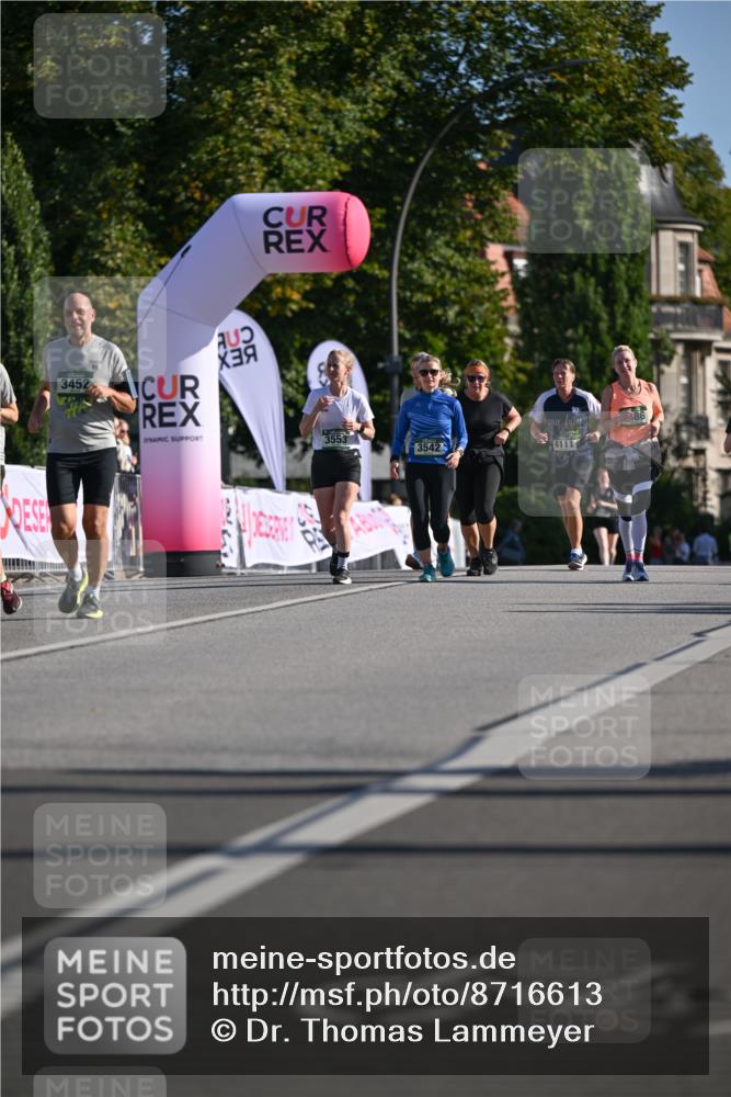 07.09.2025 - BARMER Alsterlauf Dr. Thomas Lammeyer http://msf.ph/oto/8716613 07.09.2025 09:55:41 Laufen 3452, 3553, 3542, 6111, 86 meine-sportfotos.de
