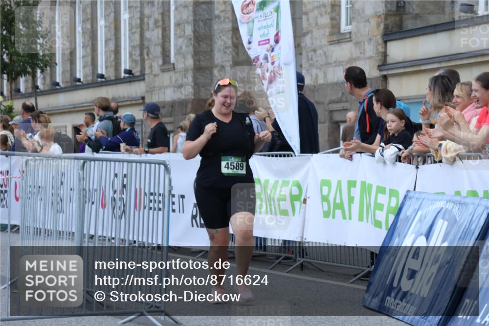 07.09.2025 - BARMER Alsterlauf Strokosch-Dieckow http://msf.ph/oto/8716624 07.09.2025 10:39:49 Ziel 4589 meine-sportfotos.de