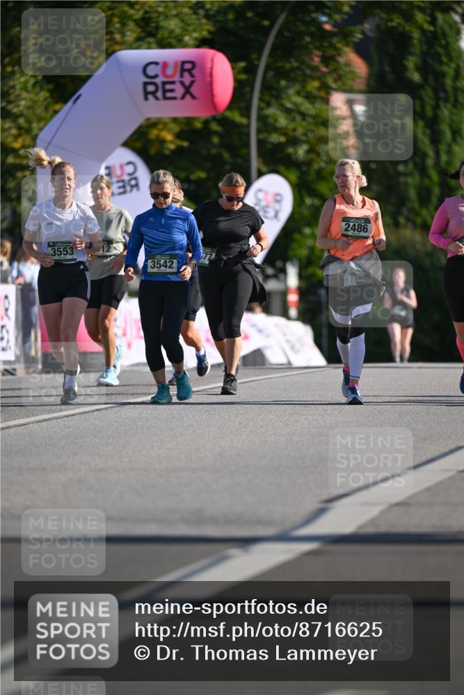 07.09.2025 - BARMER Alsterlauf Dr. Thomas Lammeyer http://msf.ph/oto/8716625 07.09.2025 09:55:44 Laufen 39, 3553, 3542, 2486 meine-sportfotos.de