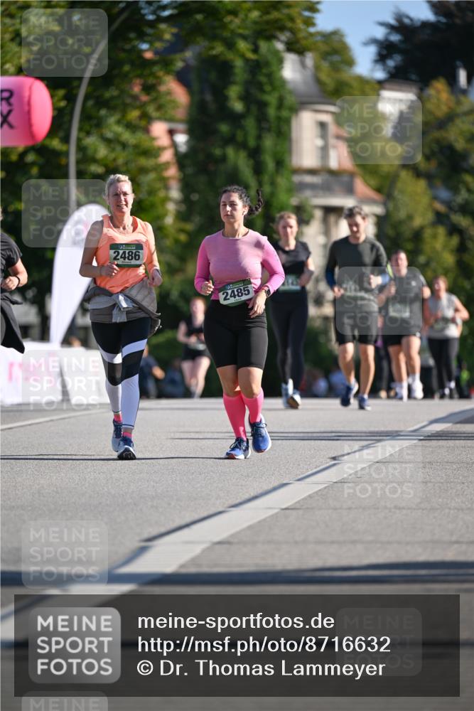 07.09.2025 - BARMER Alsterlauf Dr. Thomas Lammeyer http://msf.ph/oto/8716632 07.09.2025 09:55:45 Laufen 2486, 2485 meine-sportfotos.de