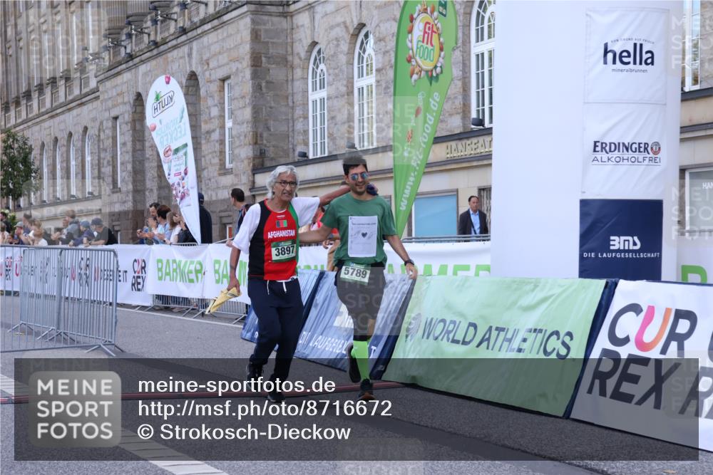 07.09.2025 - BARMER Alsterlauf Strokosch-Dieckow http://msf.ph/oto/8716672 07.09.2025 10:40:06 Ziel 3897, 5789, 5792 meine-sportfotos.de