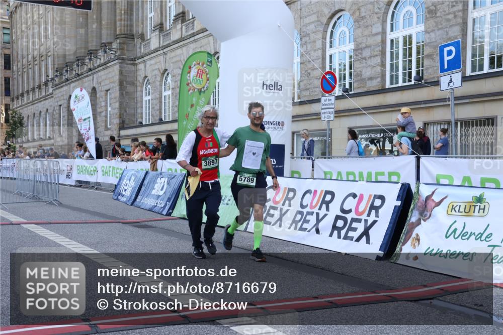 07.09.2025 - BARMER Alsterlauf Strokosch-Dieckow http://msf.ph/oto/8716679 07.09.2025 10:40:08 Ziel 3897, 5789, 5792 meine-sportfotos.de