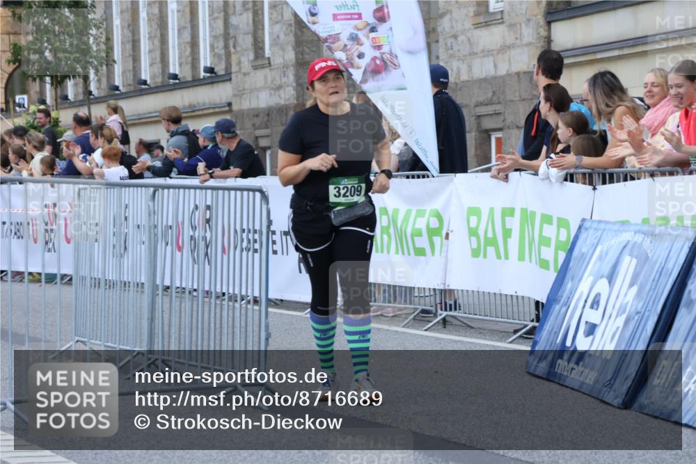 07.09.2025 - BARMER Alsterlauf Strokosch-Dieckow http://msf.ph/oto/8716689 07.09.2025 10:40:19 Ziel 3209 meine-sportfotos.de