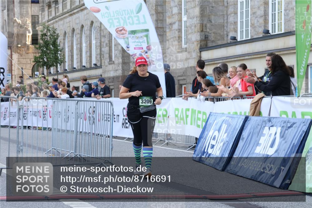 07.09.2025 - BARMER Alsterlauf Strokosch-Dieckow http://msf.ph/oto/8716691 07.09.2025 10:40:20 Ziel 3209 meine-sportfotos.de