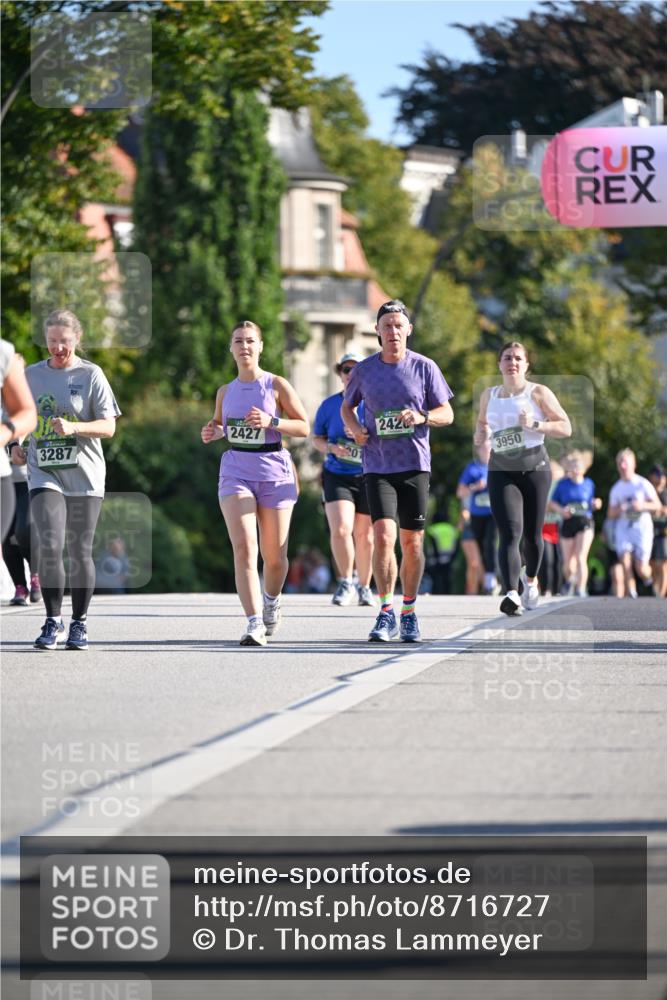 07.09.2025 - BARMER Alsterlauf Dr. Thomas Lammeyer http://msf.ph/oto/8716727 07.09.2025 09:56:01 Laufen 2427, 201, 3287, 2420, 3950 meine-sportfotos.de