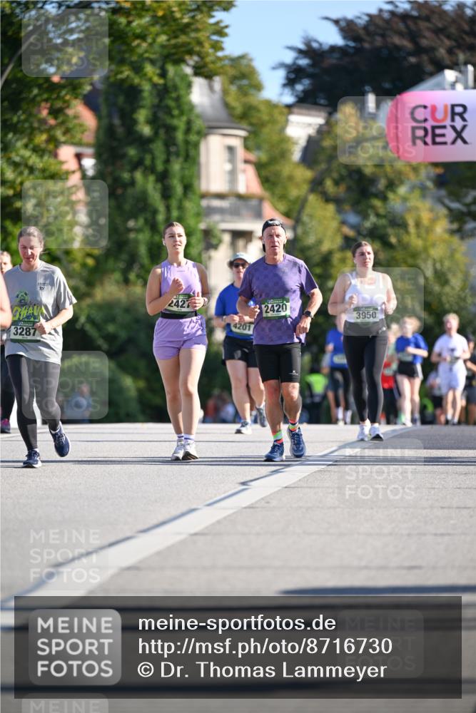07.09.2025 - BARMER Alsterlauf Dr. Thomas Lammeyer http://msf.ph/oto/8716730 07.09.2025 09:56:01 Laufen 3287, 2427, 4201, 2420, 3950 meine-sportfotos.de