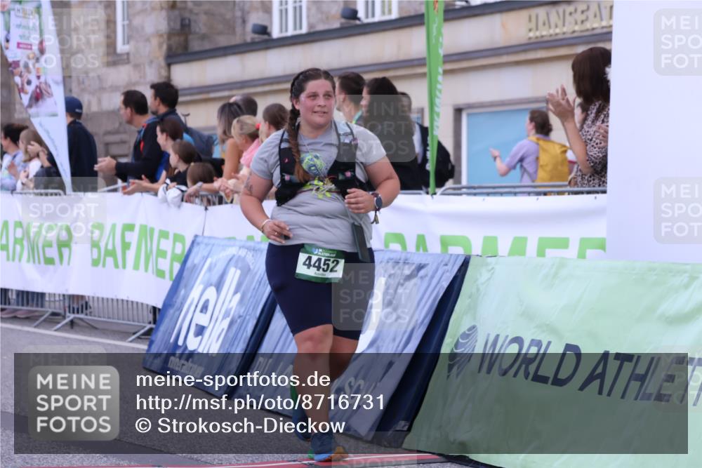 07.09.2025 - BARMER Alsterlauf Strokosch-Dieckow http://msf.ph/oto/8716731 07.09.2025 10:40:37 Ziel 2249, 4452, 5378 meine-sportfotos.de