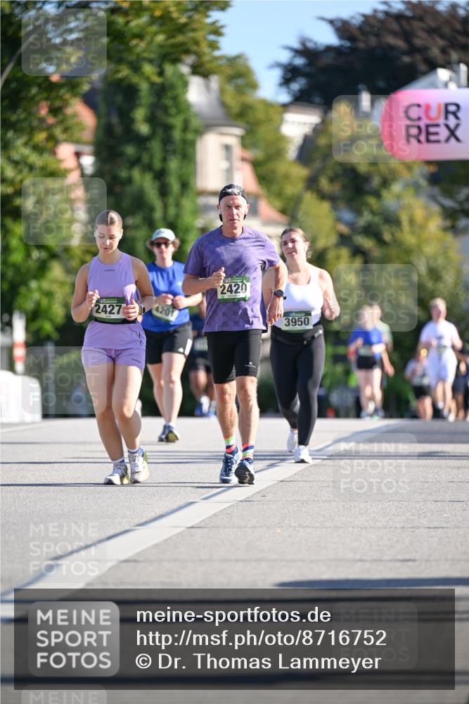 07.09.2025 - BARMER Alsterlauf Dr. Thomas Lammeyer http://msf.ph/oto/8716752 07.09.2025 09:56:03 Laufen 2427, 270, 4201, 2420, 3950 meine-sportfotos.de