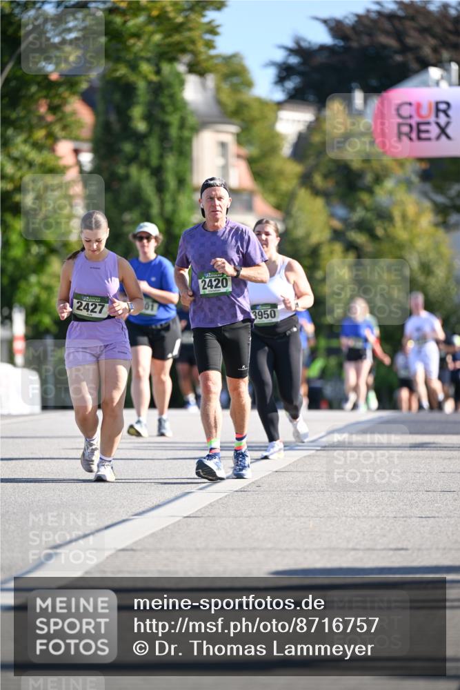 07.09.2025 - BARMER Alsterlauf Dr. Thomas Lammeyer http://msf.ph/oto/8716757 07.09.2025 09:56:04 Laufen 2427, 2420, 3950 meine-sportfotos.de