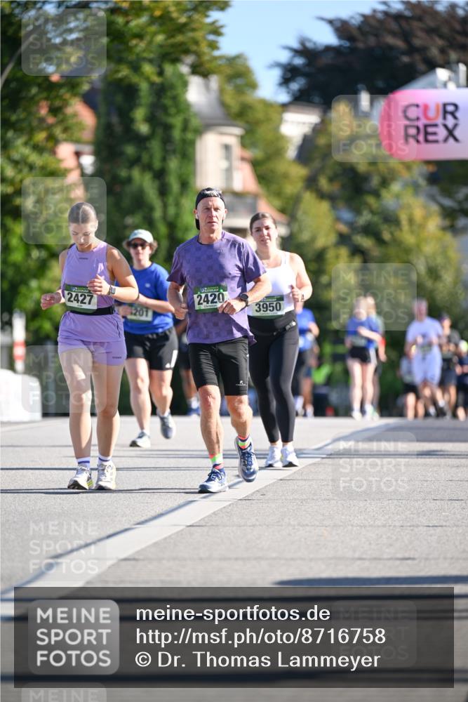 07.09.2025 - BARMER Alsterlauf Dr. Thomas Lammeyer http://msf.ph/oto/8716758 07.09.2025 09:56:04 Laufen 2427, 1201, 2420, 3950 meine-sportfotos.de