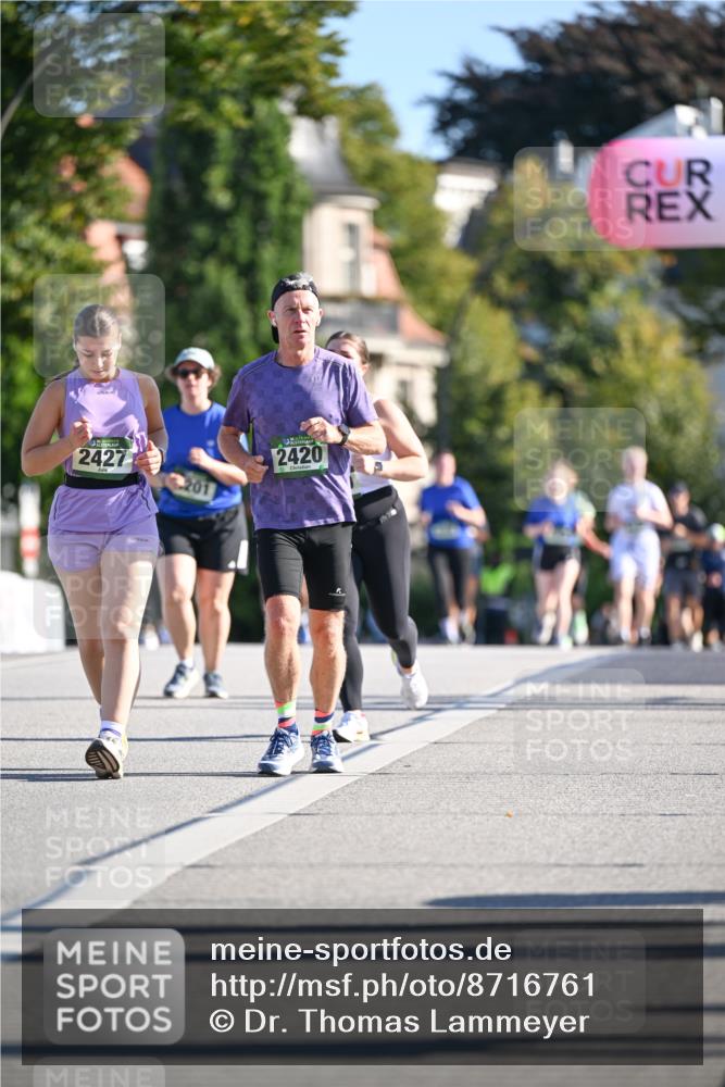 07.09.2025 - BARMER Alsterlauf Dr. Thomas Lammeyer http://msf.ph/oto/8716761 07.09.2025 09:56:04 Laufen 2427, 2420 meine-sportfotos.de
