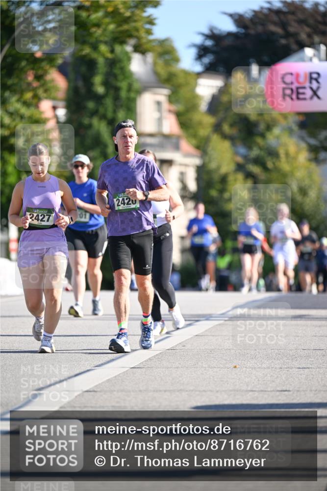 07.09.2025 - BARMER Alsterlauf Dr. Thomas Lammeyer http://msf.ph/oto/8716762 07.09.2025 09:56:05 Laufen 2427, 2420 meine-sportfotos.de