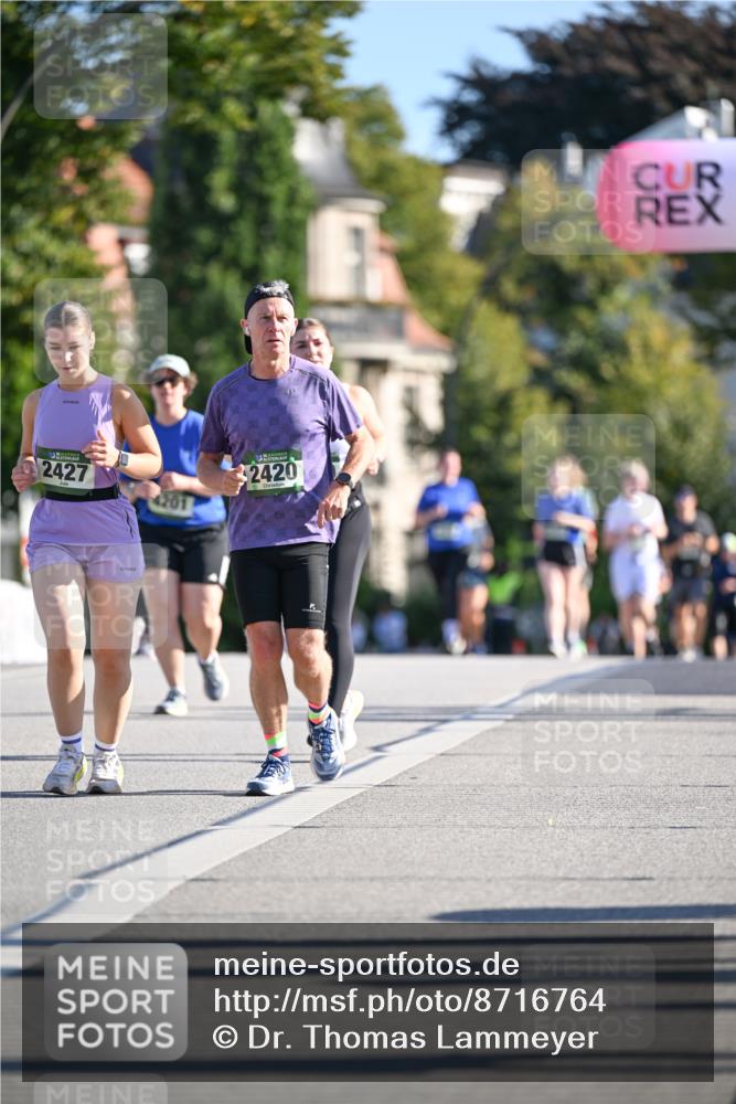 07.09.2025 - BARMER Alsterlauf Dr. Thomas Lammeyer http://msf.ph/oto/8716764 07.09.2025 09:56:05 Laufen 2427, 2420 meine-sportfotos.de