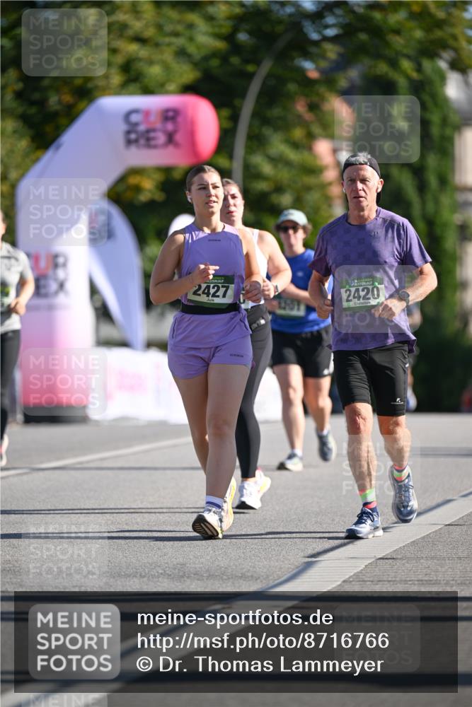 07.09.2025 - BARMER Alsterlauf Dr. Thomas Lammeyer http://msf.ph/oto/8716766 07.09.2025 09:56:06 Laufen 2427, 1207, 2420 meine-sportfotos.de