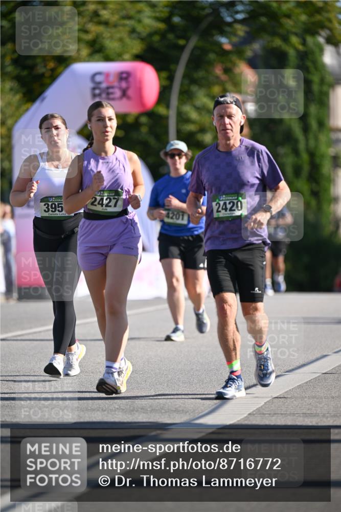 07.09.2025 - BARMER Alsterlauf Dr. Thomas Lammeyer http://msf.ph/oto/8716772 07.09.2025 09:56:07 Laufen 395, 2427, 4201, 2420 meine-sportfotos.de