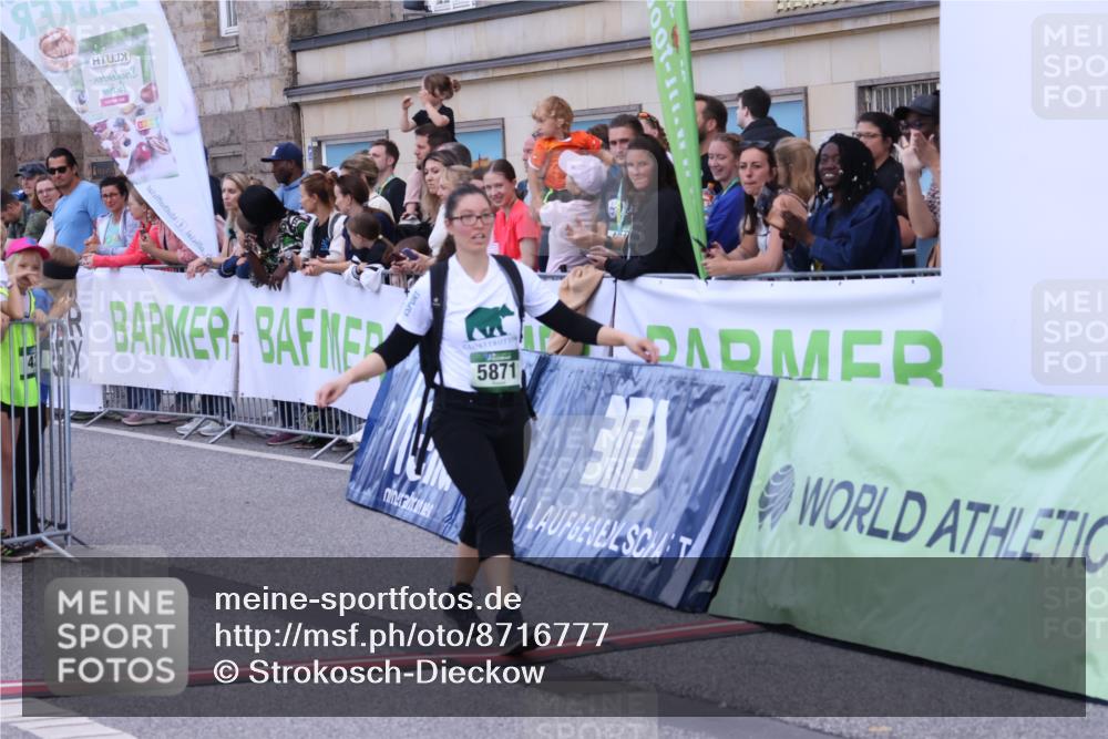 07.09.2025 - BARMER Alsterlauf Strokosch-Dieckow http://msf.ph/oto/8716777 07.09.2025 10:44:45 Ziel 5871 meine-sportfotos.de