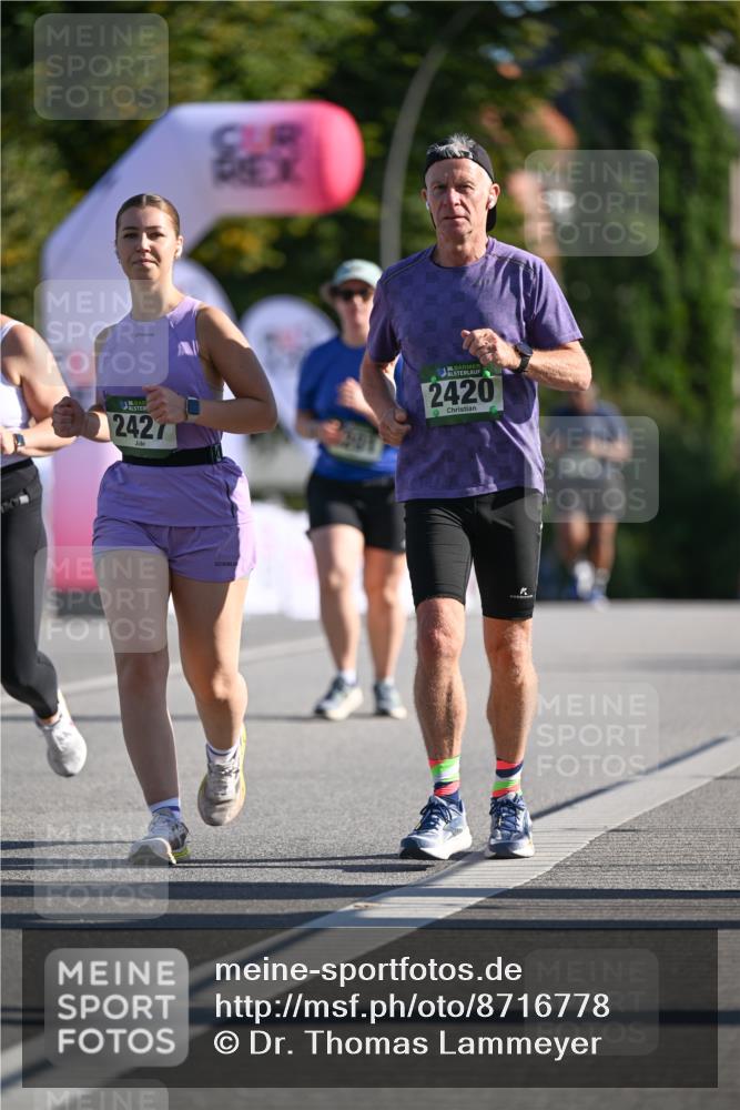 07.09.2025 - BARMER Alsterlauf Dr. Thomas Lammeyer http://msf.ph/oto/8716778 07.09.2025 09:56:07 Laufen 136, 2427, 36, 2420 meine-sportfotos.de