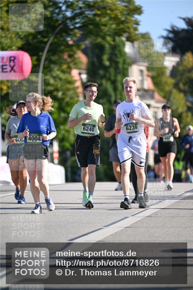 07.09.2025 - BARMER Alsterlauf Dr. Thomas Lammeyer http://msf.ph/oto/8716826 07.09.2025 09:56:20 Laufen 6240, 6239, 600, 4004, 50 meine-sportfotos.de