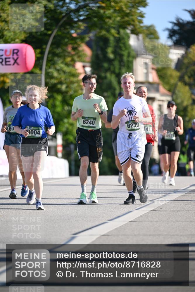 07.09.2025 - BARMER Alsterlauf Dr. Thomas Lammeyer http://msf.ph/oto/8716828 07.09.2025 09:56:20 Laufen 60, 4004, 6240, 6239, 4921 meine-sportfotos.de