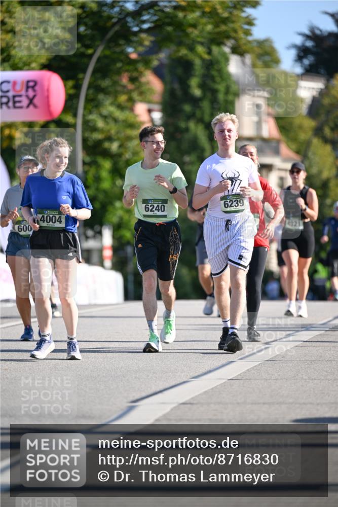 07.09.2025 - BARMER Alsterlauf Dr. Thomas Lammeyer http://msf.ph/oto/8716830 07.09.2025 09:56:20 Laufen 600, 4004, 6240, 6239, 4921 meine-sportfotos.de
