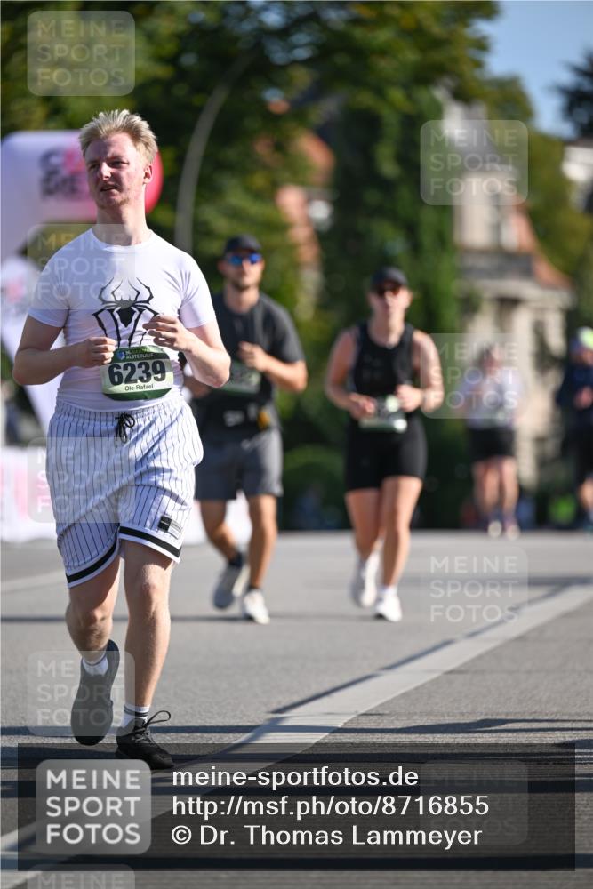 07.09.2025 - BARMER Alsterlauf Dr. Thomas Lammeyer http://msf.ph/oto/8716855 07.09.2025 09:56:25 Laufen 6239 meine-sportfotos.de