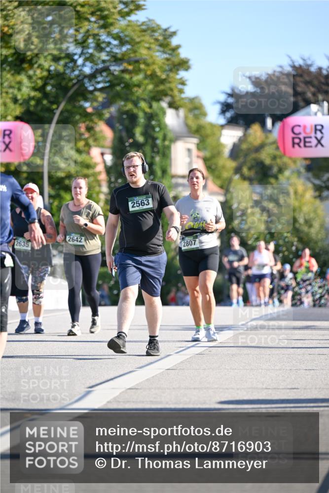 07.09.2025 - BARMER Alsterlauf Dr. Thomas Lammeyer http://msf.ph/oto/8716903 07.09.2025 09:56:41 Laufen 2635, 2642, 2563, 2807 meine-sportfotos.de