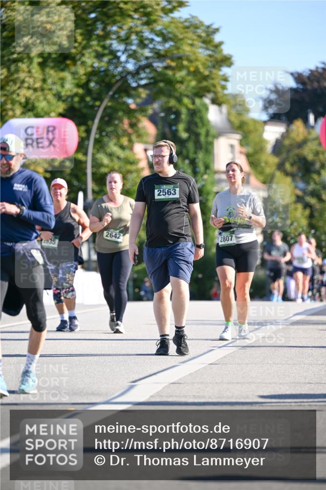 07.09.2025 - BARMER Alsterlauf Dr. Thomas Lammeyer http://msf.ph/oto/8716907 07.09.2025 09:56:41 Laufen 035, 2642, 2563, 2807 meine-sportfotos.de