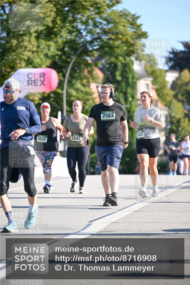 07.09.2025 - BARMER Alsterlauf Dr. Thomas Lammeyer http://msf.ph/oto/8716908 07.09.2025 09:56:41 Laufen 2635, 2642, 2563, 2807 meine-sportfotos.de