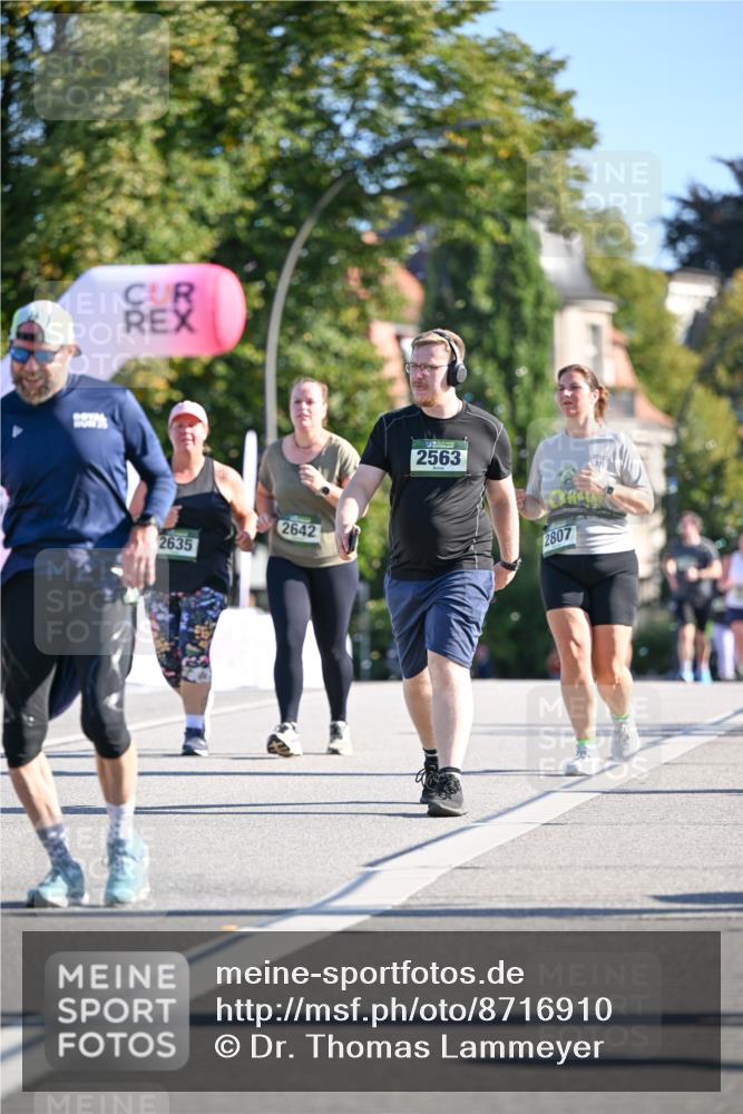 07.09.2025 - BARMER Alsterlauf Dr. Thomas Lammeyer http://msf.ph/oto/8716910 07.09.2025 09:56:41 Laufen 2635, 2642, 2563, 2807 meine-sportfotos.de