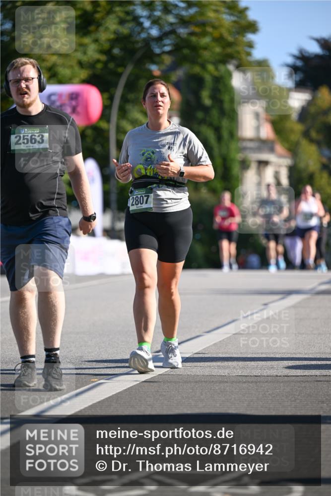 07.09.2025 - BARMER Alsterlauf Dr. Thomas Lammeyer http://msf.ph/oto/8716942 07.09.2025 09:56:45 Laufen 2563, 2807 meine-sportfotos.de