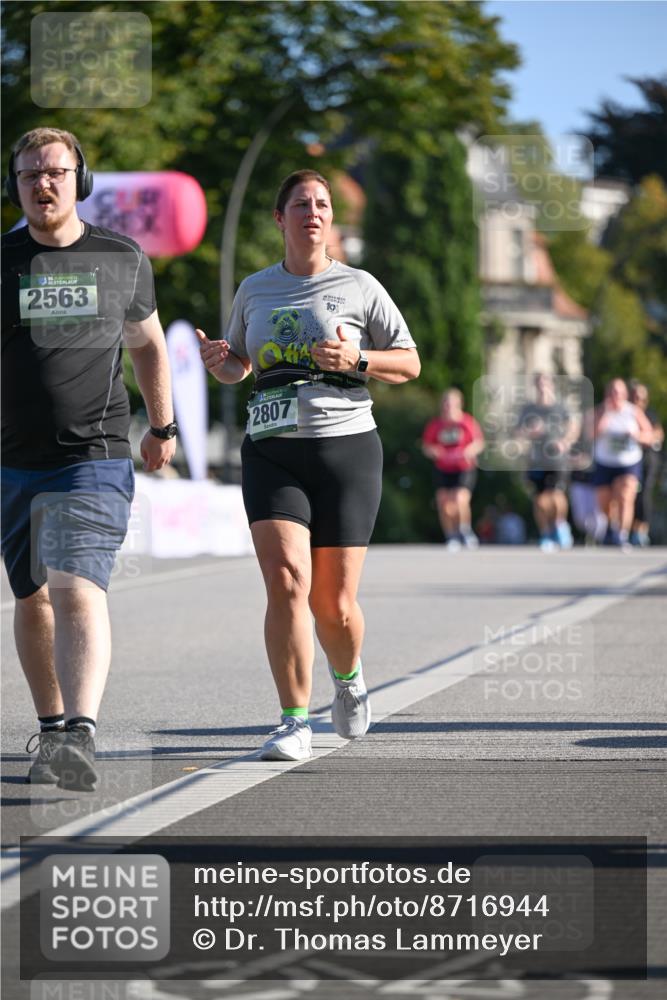 07.09.2025 - BARMER Alsterlauf Dr. Thomas Lammeyer http://msf.ph/oto/8716944 07.09.2025 09:56:46 Laufen 36, 2563, 19, 2807 meine-sportfotos.de