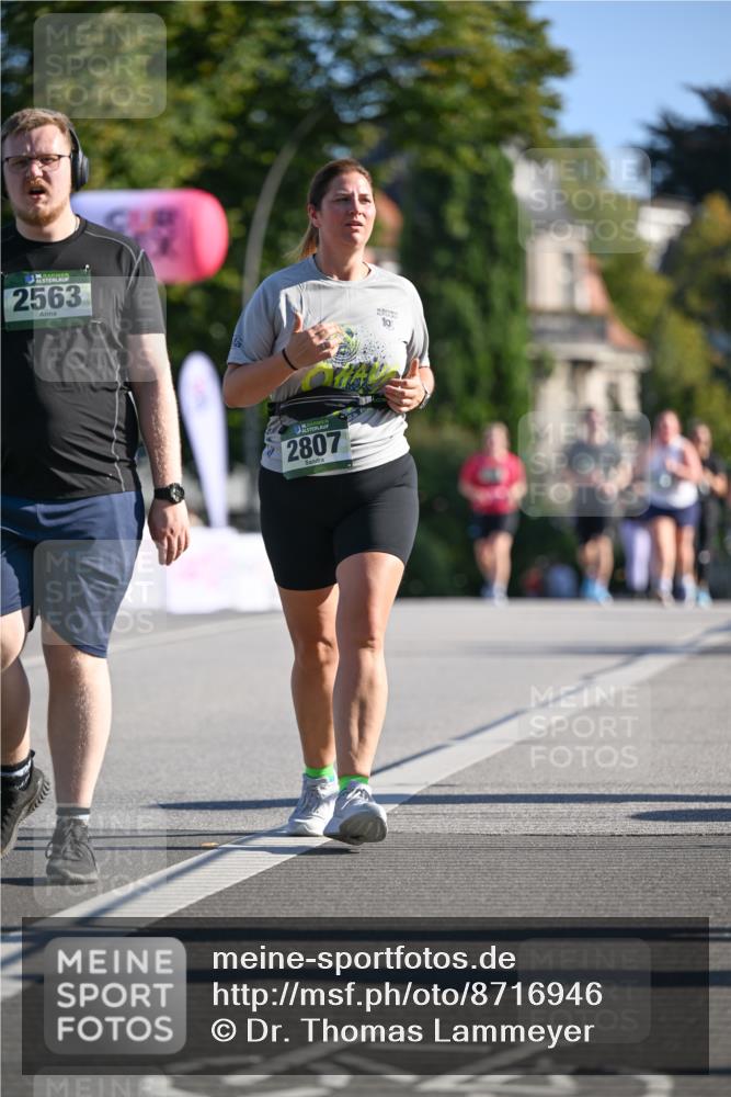 07.09.2025 - BARMER Alsterlauf Dr. Thomas Lammeyer http://msf.ph/oto/8716946 07.09.2025 09:56:46 Laufen 2563, 2807, 10 meine-sportfotos.de