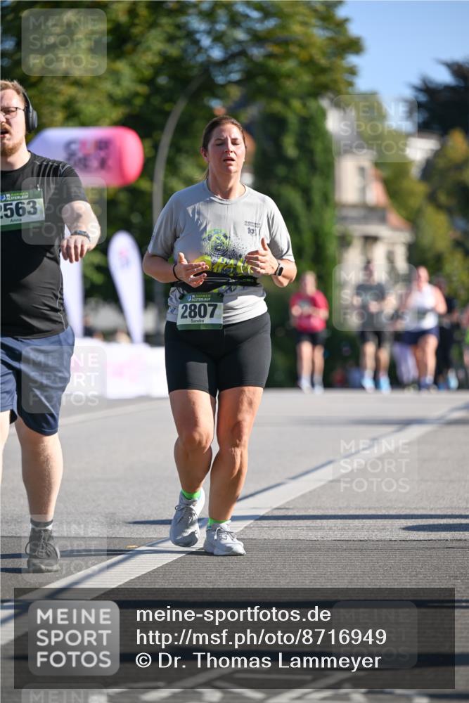 07.09.2025 - BARMER Alsterlauf Dr. Thomas Lammeyer http://msf.ph/oto/8716949 07.09.2025 09:56:46 Laufen 563, 35, 2807, 19 meine-sportfotos.de