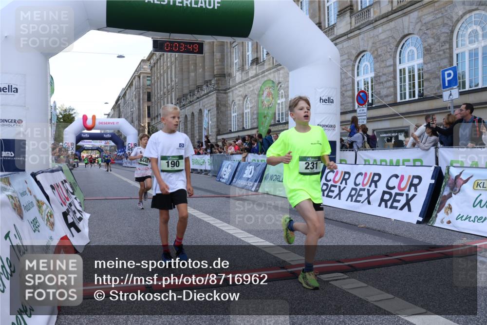 07.09.2025 - BARMER Alsterlauf Strokosch-Dieckow http://msf.ph/oto/8716962 07.09.2025 10:50:30 Ziel 190, 231, 260, 451, 8448 meine-sportfotos.de