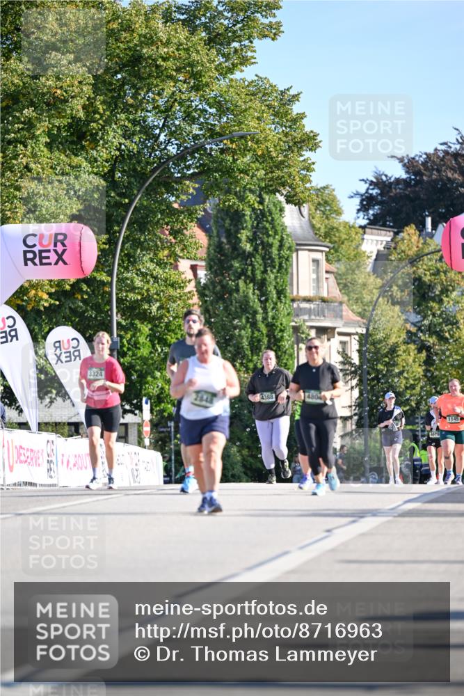 07.09.2025 - BARMER Alsterlauf Dr. Thomas Lammeyer http://msf.ph/oto/8716963 07.09.2025 09:56:52 Laufen 3324, 248, 4388, 4804, 4629, 1145 meine-sportfotos.de