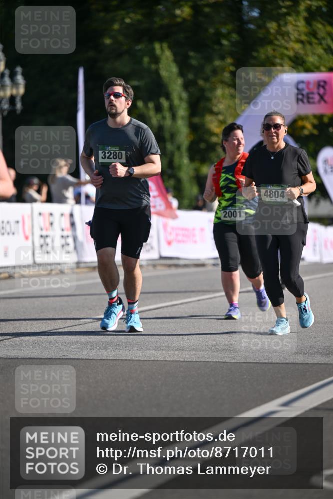07.09.2025 - BARMER Alsterlauf Dr. Thomas Lammeyer http://msf.ph/oto/8717011 07.09.2025 09:57:00 Laufen 3280, 4804, 2001 meine-sportfotos.de