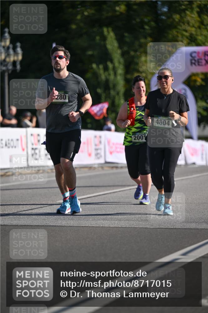 07.09.2025 - BARMER Alsterlauf Dr. Thomas Lammeyer http://msf.ph/oto/8717015 07.09.2025 09:57:00 Laufen 280, 2510, 2001, 4804 meine-sportfotos.de