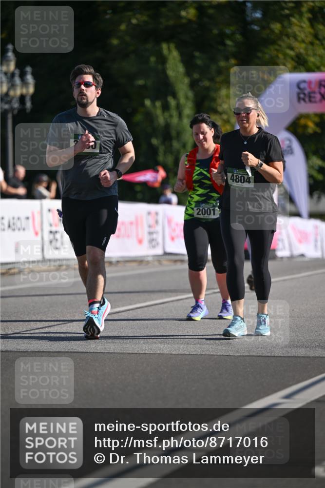 07.09.2025 - BARMER Alsterlauf Dr. Thomas Lammeyer http://msf.ph/oto/8717016 07.09.2025 09:57:00 Laufen 2510, 2001, 4804 meine-sportfotos.de