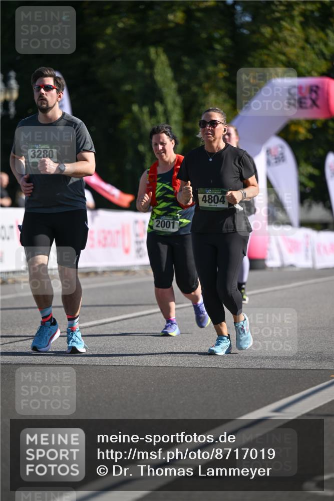 07.09.2025 - BARMER Alsterlauf Dr. Thomas Lammeyer http://msf.ph/oto/8717019 07.09.2025 09:57:01 Laufen 3280, 2318, 2001, 4804 meine-sportfotos.de