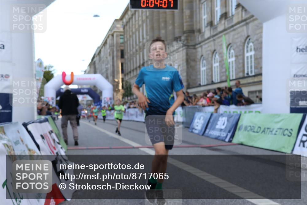 07.09.2025 - BARMER Alsterlauf Strokosch-Dieckow http://msf.ph/oto/8717065 07.09.2025 10:50:48 Ziel 270, 279, 283, 310, 313, 408, 438, 444, 450 meine-sportfotos.de