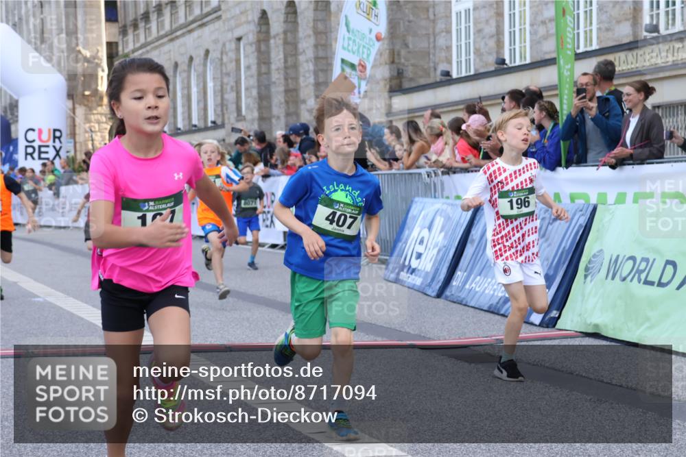 07.09.2025 - BARMER Alsterlauf Strokosch-Dieckow http://msf.ph/oto/8717094 07.09.2025 10:51:01 Ziel 151, 157, 162, 167, 193, 196, 251, 268, 295, 407, 437, 441, 8071, 8073, 8381 meine-sportfotos.de