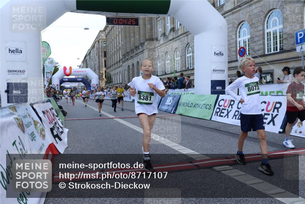 07.09.2025 - BARMER Alsterlauf Strokosch-Dieckow http://msf.ph/oto/8717107 07.09.2025 10:51:06 Ziel 157, 162, 163, 171, 193, 196, 216, 251, 295, 320, 437, 441, 8071, 8073, 8194, 8233, 8381 meine-sportfotos.de