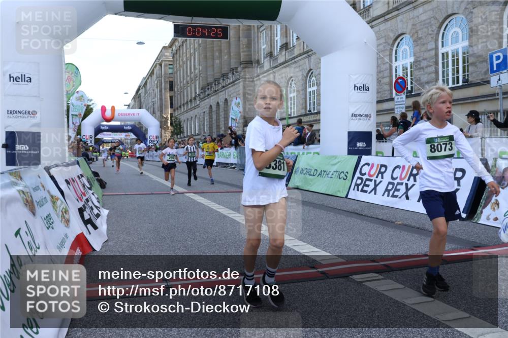 07.09.2025 - BARMER Alsterlauf Strokosch-Dieckow http://msf.ph/oto/8717108 07.09.2025 10:51:06 Ziel 157, 162, 163, 171, 193, 196, 216, 251, 295, 320, 437, 441, 8071, 8073, 8194, 8233, 8381 meine-sportfotos.de