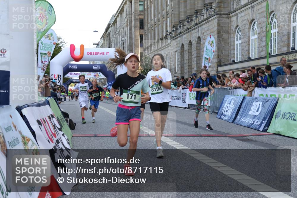 07.09.2025 - BARMER Alsterlauf Strokosch-Dieckow http://msf.ph/oto/8717115 07.09.2025 10:51:09 Ziel 162, 163, 171, 193, 216, 251, 295, 320, 336, 449, 8071, 8073, 8194, 8233, 8381 meine-sportfotos.de