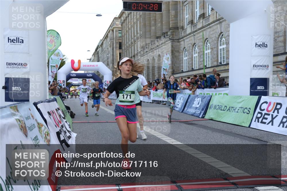 07.09.2025 - BARMER Alsterlauf Strokosch-Dieckow http://msf.ph/oto/8717116 07.09.2025 10:51:09 Ziel 162, 163, 171, 193, 216, 251, 295, 320, 336, 449, 8071, 8073, 8194, 8233, 8381 meine-sportfotos.de
