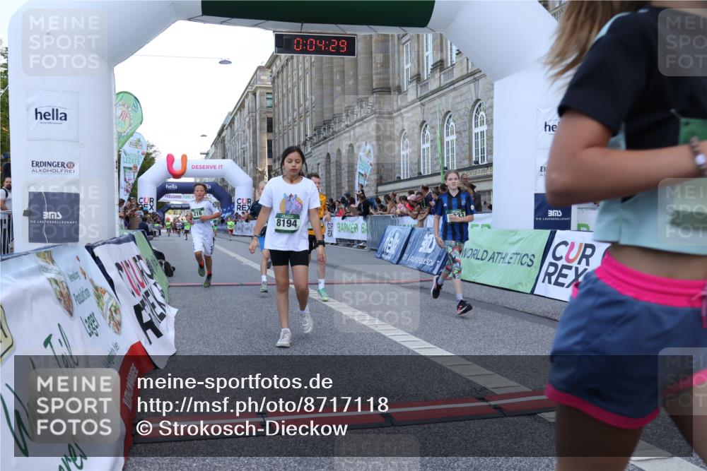 07.09.2025 - BARMER Alsterlauf Strokosch-Dieckow http://msf.ph/oto/8717118 07.09.2025 10:51:10 Ziel 162, 163, 171, 193, 216, 251, 295, 318, 320, 336, 431, 449, 8194, 8233 meine-sportfotos.de